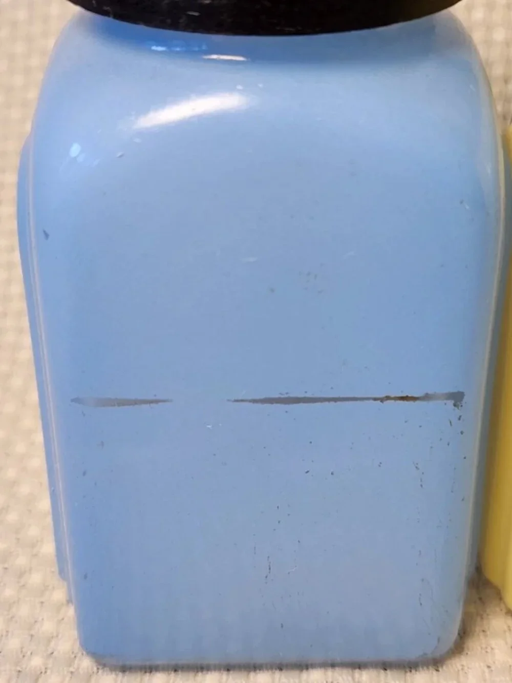 1930s McKee Roman Arch Salt Pepper Shakers Yellow/Blue Bakelite ZAY Lids J-37 - Picture 8 of 16